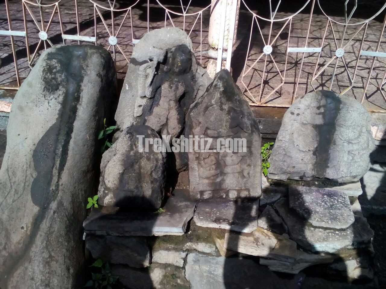 Hero stone (veergal) Karmala Fort